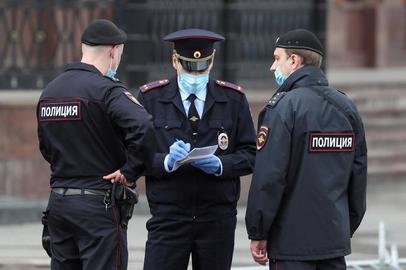 Russia Bans Coronavirus "Fake News" and Slams US Over Press Freedom