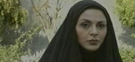آفرین چیت ساز با قرار وثیقه از زندان آزاد شد
