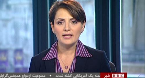 فرناز قاضی زاده، یکی از مجریان بی بی سی فارسی، نوشته خانواده‌اش تحت‌فشار هستند فقط به این دلیل که او و خواهرش به شغل روزنامه‌نگاری در خارج از ایران مشغول هستند.
