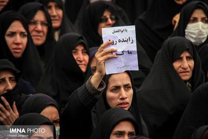 “Where is our Zayanderud River?” Isfahanis want the government to pay them damages and return to them the water rights they say belong to them