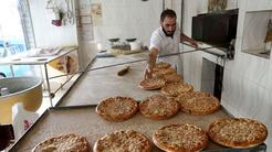 فروش نسیه نان با گرو گذاشتن کارت ملی در قزوین