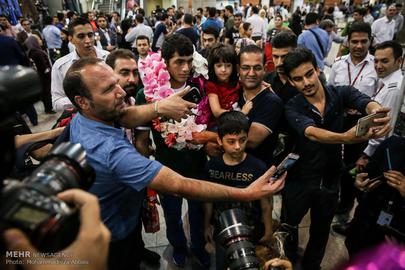 Crowds Welcome Victorious Freestyle Wrestlers Home from Rio