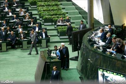 Parliament Grills Rouhani in Public Session