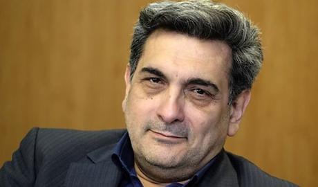 پیروز حناچی در مصاحبه با روزنامه شرق درباره تلاش برای به دام انداختن او با حربه پرستوها با خنده گفته که «خیلی سؤال سختی است.»