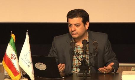 اگرچه سپاه پاسداران عملا حامی رائفی‌پور است اما در بین برخی نیروهای اصول‌گرا و سپاه پاسداران اعتماد چندانی به او وجود ندارد. از همین رو بود که روزنامه فرهیختگان ویژه‌نامه‌ای را علیه او منتشر کرد.