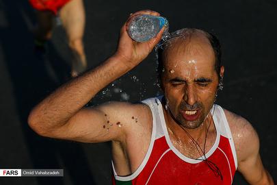 Hundreds Take Part in Tehran Marathon