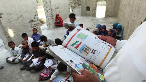 از 160 هزار کودک بازمانده از تحصیل در سیستان و بلوچستان 120 هزار تن به مدرسه بازگشتند