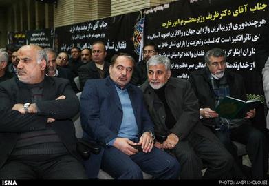 حسین موسویان مدتی پس از بازداشت در سال ۸۶ از ایران خارج شد و در دولت روحانی بازگشت و در مراسم ختم مادر ظریف مشاهده شد