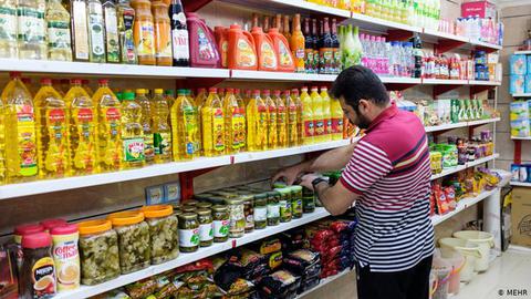 حتی اگر فرض کنیم طوفان تورم تمام شده باشد، بازهم صحبت از آرامش در یک منطقه طوفان‌زده وجهی ندارد؛ آن‌هم درحالی‌که پس‌زمینه فضایی که در آن صحبت می‌کنیم، شهری ویران‌شده است.