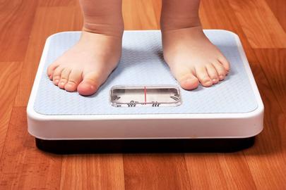 در حال حاضر از هشت میلیون کودک زیر پنج سال در کشور، حدود یک میلیون و ۱۲۰ هزار نفر، یعنی حدود ۱۴ درصد دچار اضافه وزن و چاقی هستند.