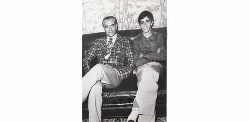 شاهزاده رضا پهلوی به همراه پدرش- زمان و مکان مشخص نیست