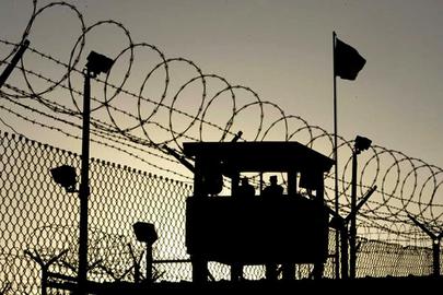 انتقال ۸۰ زندانی سیاسی در اهواز به مکانی نامعلوم