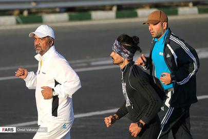 Hundreds Take Part in Tehran Marathon