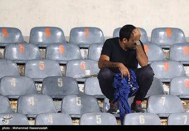 هواداران استقلال در پایان بازی، به شدت از منصوریان انتقاد کردند و خواهان استعفای او شدند.
