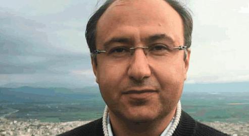 Alireza Nouri, a writer, poet and member of the Writers' Association, was arrested at his home by Hamadan Intelligence and Security Police on February 11 and taken to prison.