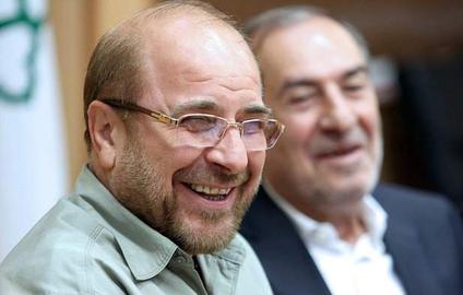 گفته می‌شود رضا مشیر در زمان حضور محمدباقر قالیباف در شهرداری تهران و نیروی انتظامی ازجمله کارچاق‌کن‌های او بوده است.