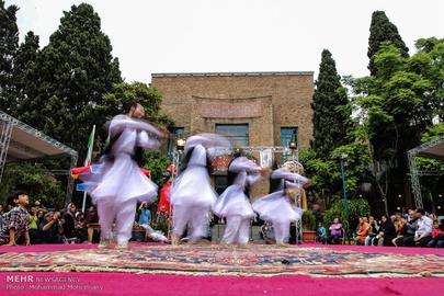 اجراهای خیابانی به مناسبت روز جهانی تئاتر