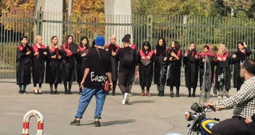 رییس دانشگاه تهران: دادستان برای بازداشت دانشجویان بی‌حجاب جلوی دانشگاه زنگ زد