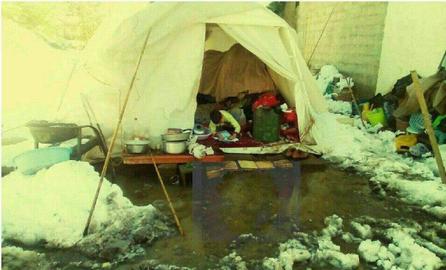 نجات خانواده بی خانمان فومنی در شبکه های اجتماعی