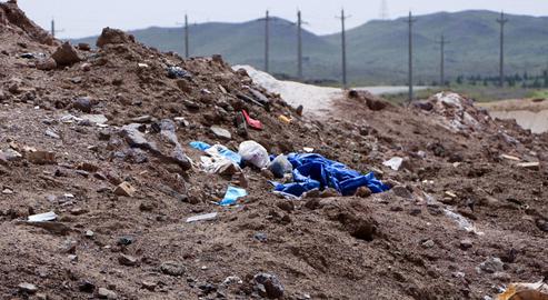 Mountains of Hospital Waste in Southern Tehran