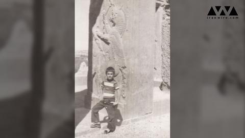 نویسنده در سن ۹ سالگی در تخت جمشید - ۱۳۵۵
