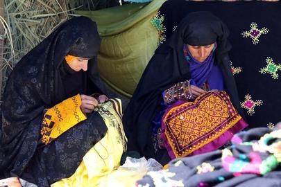 «یک زن در بلوچستان از شش سالگی کارش خدمت کردن است.»