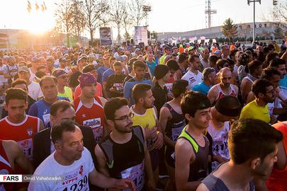 Hundreds Take Part in Tehran Marathon