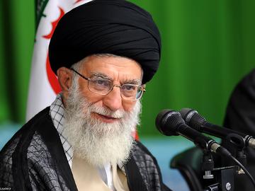 به محض این که نمایندگان مشغول مذاکره درباره تنظیم لایحه‌ای درباره قیمت بنزین بوده‌اند، علی خامنه‌ای خواستار توقف مذاکرات شده است..