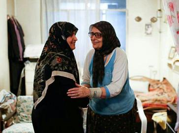 «دولت نیک‌منش»، او از نخستین زنانی بود که در ایران لیسانس تربیت بدنی و سپس دکترا گرفت.