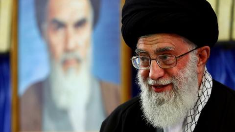ادعای علی خامنه‌ای درباره انتصابش به رهبری از طرف خمینی