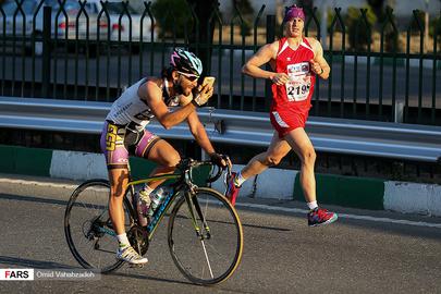 Hundreds Take Part in Tehran Marathon