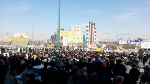 معترضان خرمشهری و اتهام "ارتباط با بیگانه"