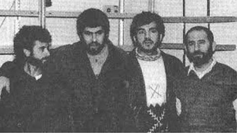 کاظم دارابی (اول از سمت راست) قبل از بازداشت