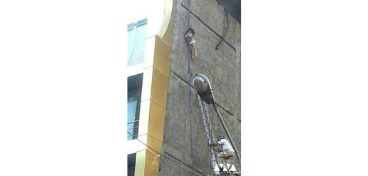 آتش سوزی در پاساژ کادوس در آبادان