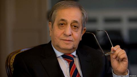 حسن شریعتمداری، فرزند آیت‌الله شریعتمداری در یادآوری آن روزگار می‌گوید که آن نامه اعتراف را  ری‌شهری و فلاحیان به کمک احمد خمینی نوشته بودند.