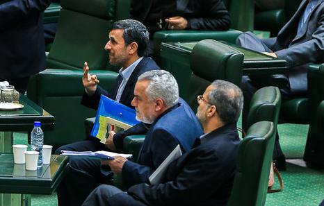 مجلس یازدهم در قرق احمدی‌نژادی‌ها