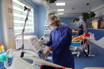 با بستری شدن تعداد ۱۸۱ بیمار کرونایی جدید طی ۲۴ ساعت گذشته، تعداد بستری‌شدگان در مراکز درمانی و بیمارستان‌های زیر پوشش دانشگاه‌های علوم پزشکی مازندران و بابل به یک‌ هزار و ۱۰۴ نفر رسید.