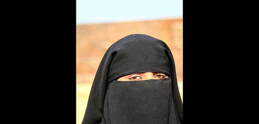 زنی در لاهور