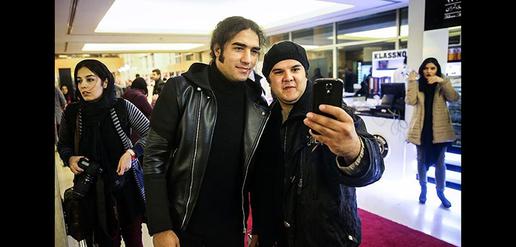 Red Carpets, Selfies and Everyday Glamor