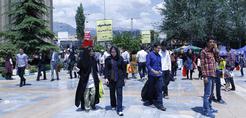 نمایشگاه کتاب تهران؛ مصلای کتابخوانی و شکم‌چرانی