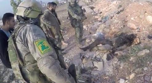 یک کماندوی نیروهای ویژه روسیه در طول عملیات در سوریه در سال ۲۰۱۶، یونیفرمی با پچ «حزب‌الله» به تن دارد.