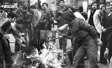آن روز که انقلاب پیروز شد گریه می کردیم، هنوز هم گریه می کنیم