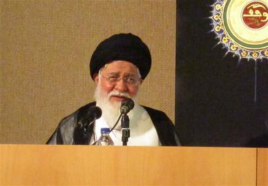 علم‌الهدی: متاسفانه زنان در برخی عرصه‌ها مردان را کنار زده‌اند