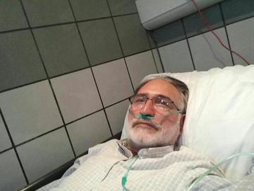 محمد نوری‌زاد در زمانی که در زندان وکیل‌آباد در بازداشت بود، در اعتراض به بازداشت و عدم انتقالش به زندان اوین، دست به اعتصاب غذا زد و حتی یک بار به قصد خودکشی رگ‌های دستش را در زندان زد