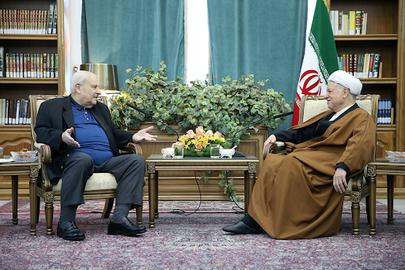 صلاح زواوی و اکبر هاشمی رفسنجانی. رابطه این دو از زمان تیرگی روابط جمهوری اسلامی با سازمان آزادی بخش برقرار باقی ماند