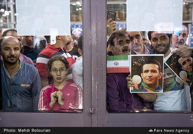 Crowds Welcome Victorious Freestyle Wrestlers Home from Rio