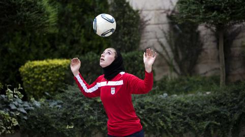40 professional footballers play in the national youth team, chosen from among 15,0000 young female footballers