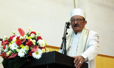 دکتر خورشیدیان بورد تخصصی در رشته‌ی بیماری‌ها و جراحی‌های چشم و پروانه‌ی کار در این رشته  را دراواخر سال ۱۳۵۹ گرفت.