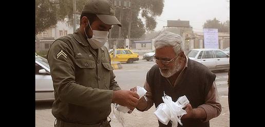 توزیع شیر و ماسک رایگان در اهواز