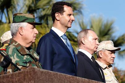 به غیر از ایران، روسیه دیگر قدرت خارجی مهم است که از دولت اسد پشتیبانی می‌کند.